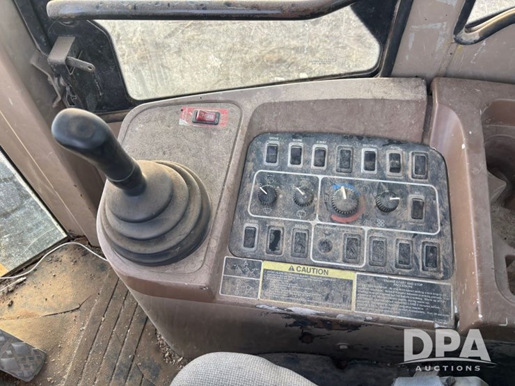 2001-deere-644h-image-47
