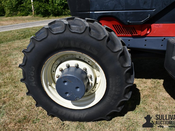 2004-buhler-versatile-2210-image-20