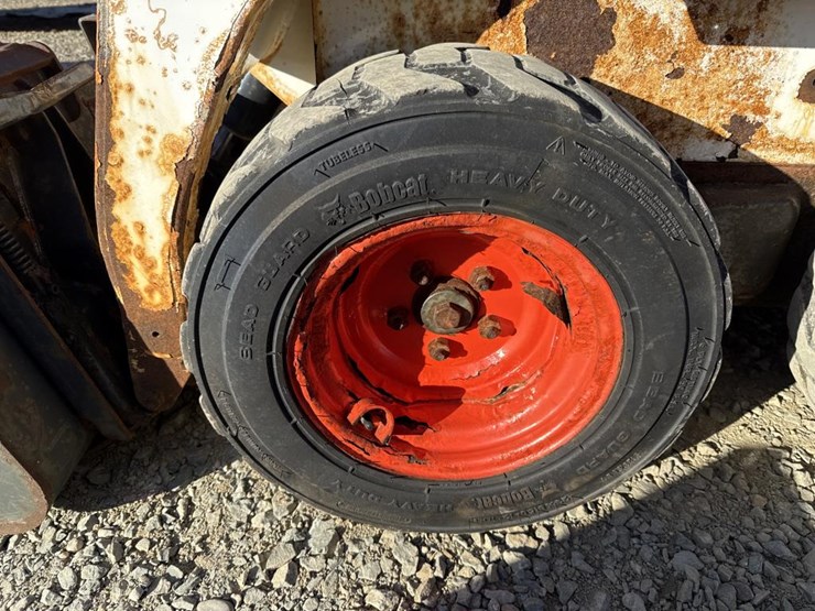 2015-bobcat-s70-image-38