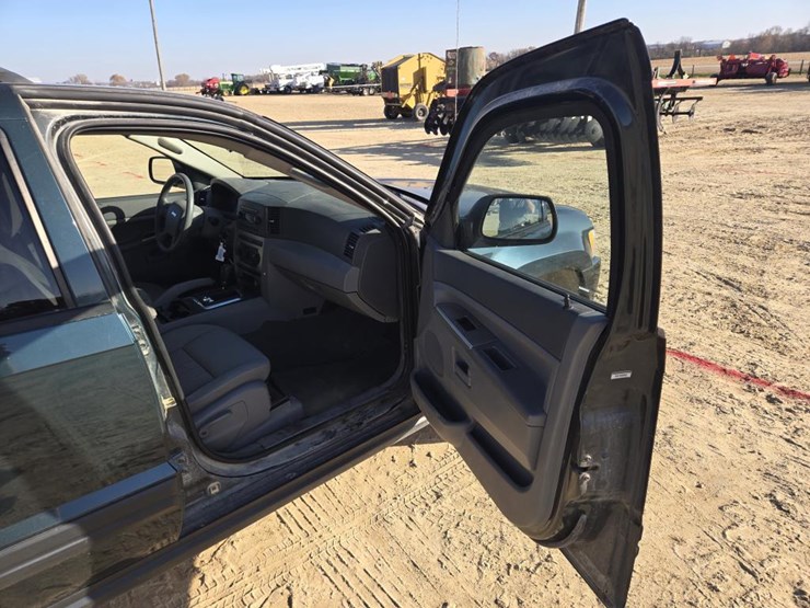 2005-jeep-grand-cherokee-image-23