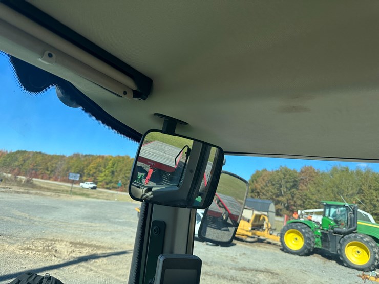 2013-john-deere-6140m-image-65