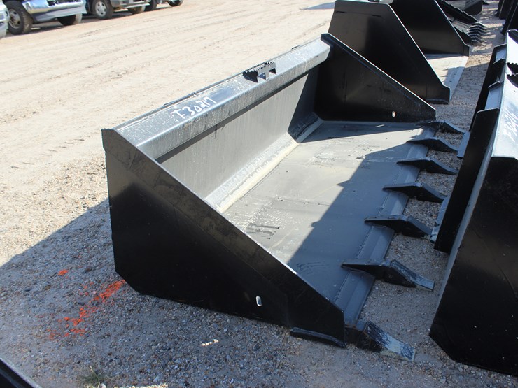 #30217-•-74in-low-profile-bucket-with-teeth-image-1