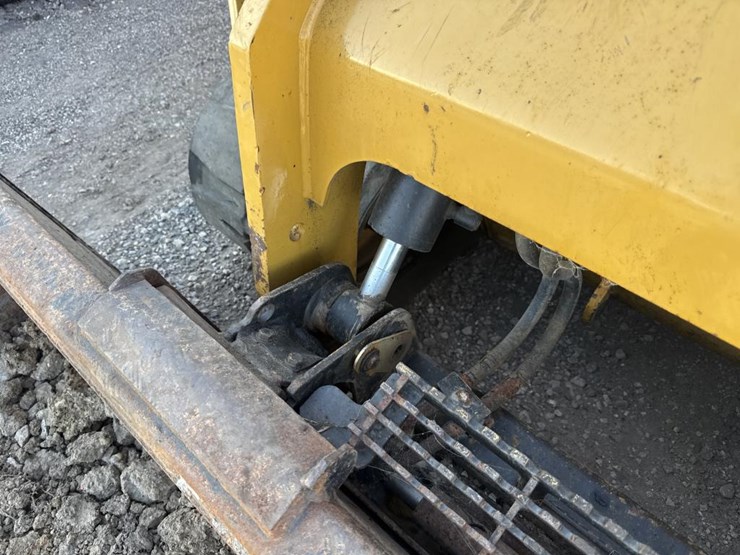 2017-caterpillar-289d-image-11