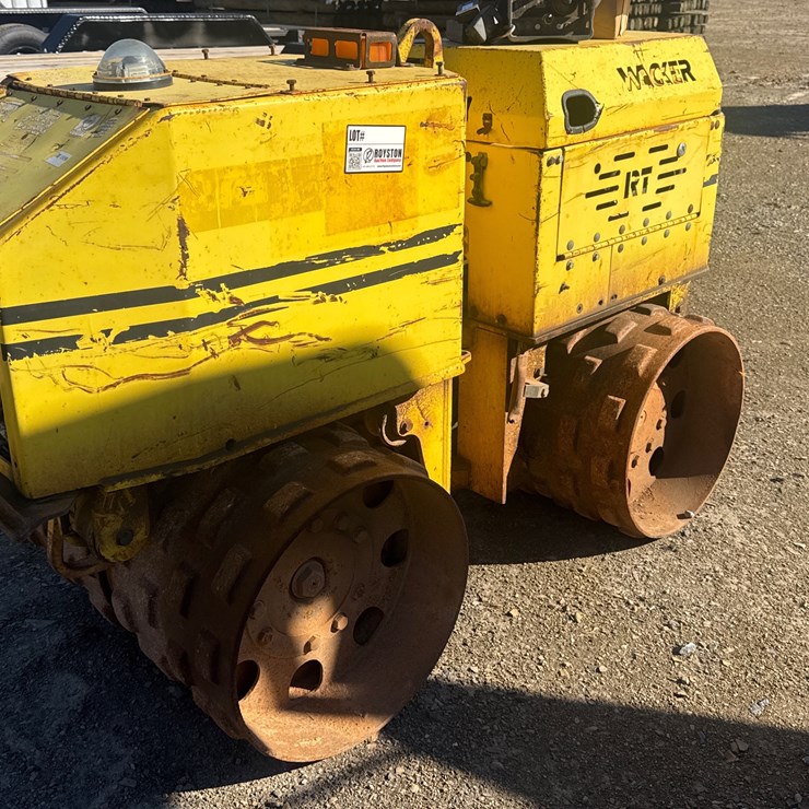 #1210 • Wacker trench compactor with remote