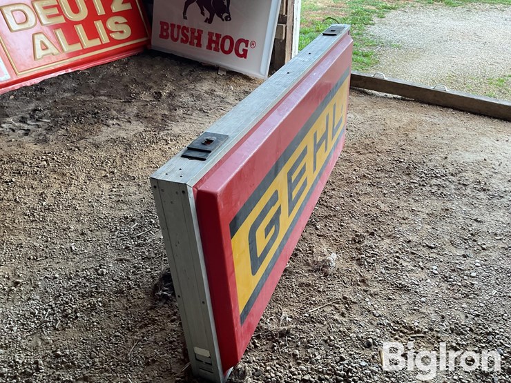 gehl-lighted-sign-image-5