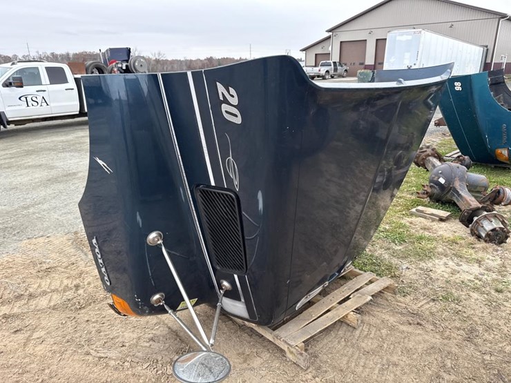 #3155-•-volvo-sleeper-cab-parts-semi-image-36