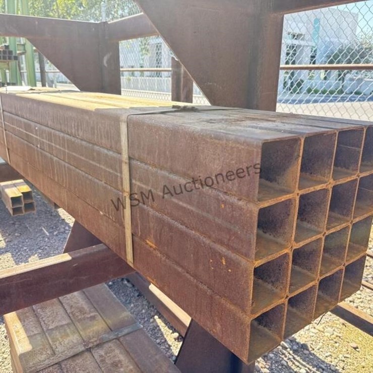 BUNDLE OF 3 1/2IN SQUARE TUBING