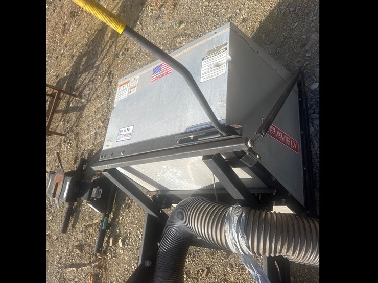 #1130-•-gravely-grass-and-lead-hopper-with-blower-and-counterweights-image-5