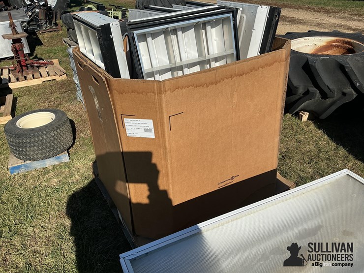 fluorescent-light-fixtures-image-2