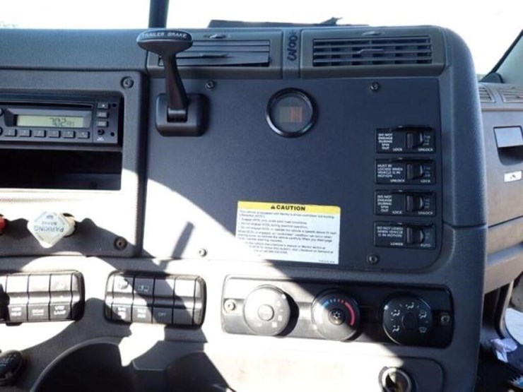 2010-freightliner-cascadia-t/a-hiway-tractor---day-image-20