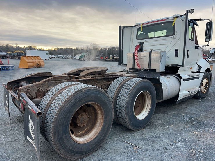 2016-international-prostar-image-5