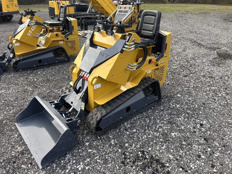 #2710-•-2025-infront-yf400-mini-tracked-skid-steer-image-1