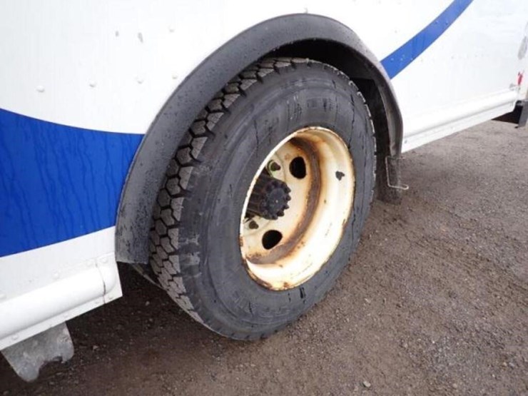 2013-freightliner-mt55-image-49