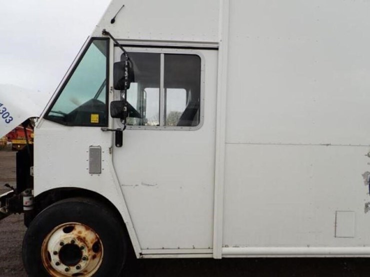 2013-freightliner-mt55-image-48