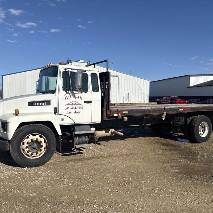 #1337 • 1998 Mack CS200 Flatbed