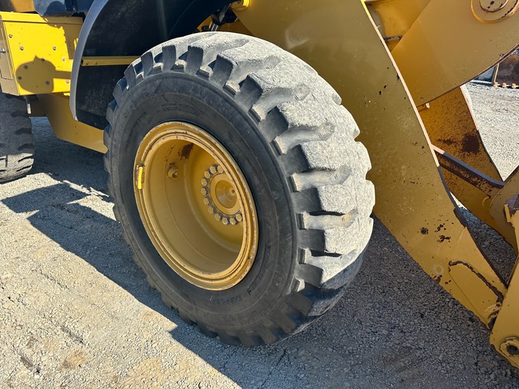 2016-caterpillar-926m-image-8