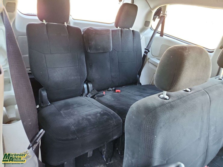 2013-dodge-grand-caravan-image-15