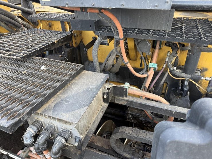 caterpillar-ap-1055f-image-64