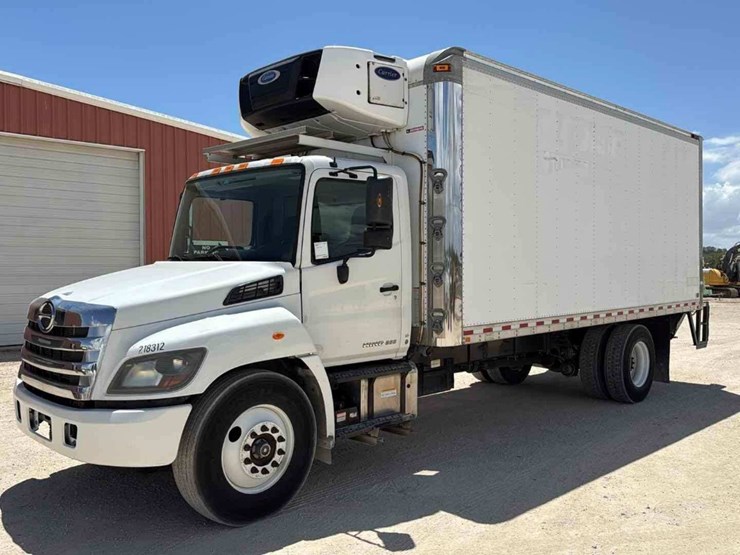 2018-hino-conventional-type-truck-image-1