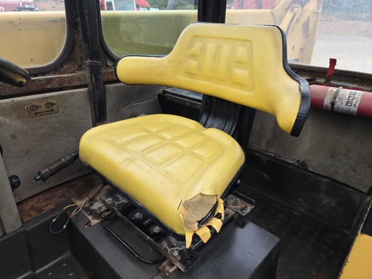 caterpillar-th83-image-45