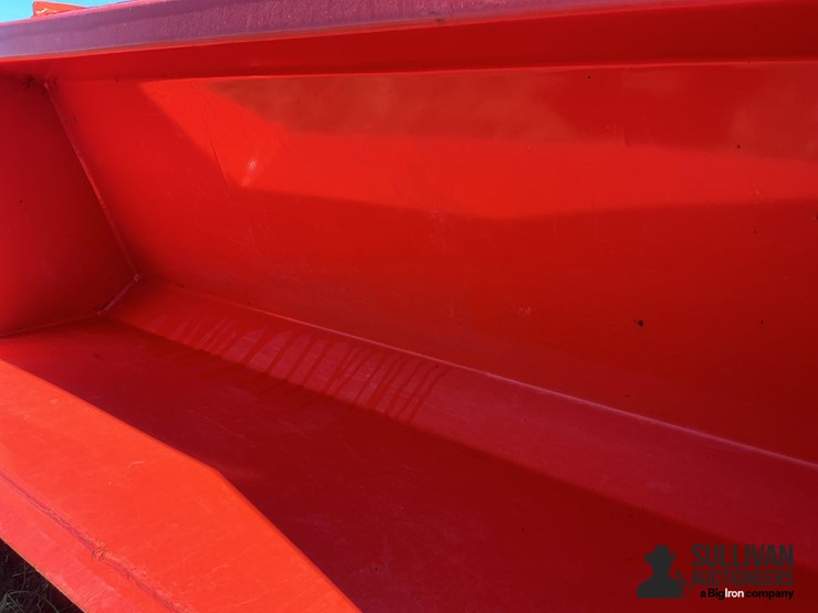 kubota-60"-material-bucket-image-10