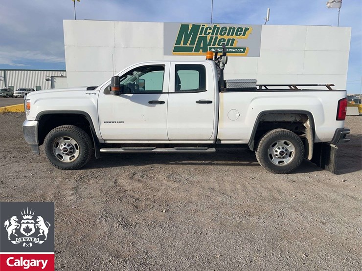 2016-gmc-sierra-2500hd-image-2