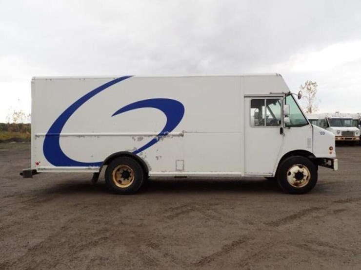 2013-freightliner-mt55-image-12