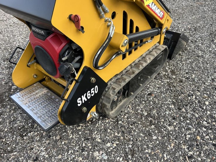 #2712-•-demo-2024-mammut-sk650-tracked-skid-steer-image-9