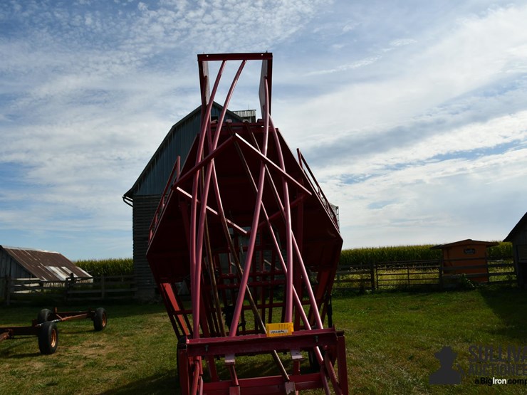 kuhns-1534-hay-accumulator-image-10