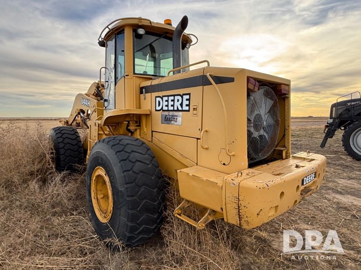 2001-deere-644h-image-12