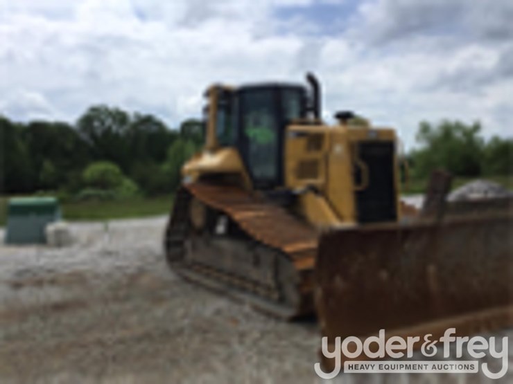 2016-caterpillar-d6n-image-4