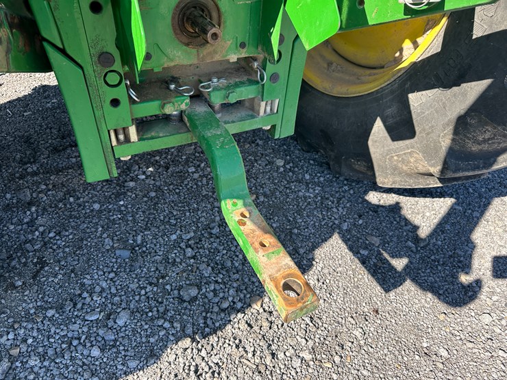 2013-john-deere-6140m-image-18