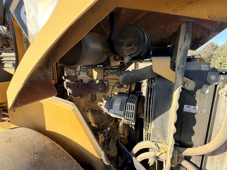 1992-caterpillar-cs-423e-image-31