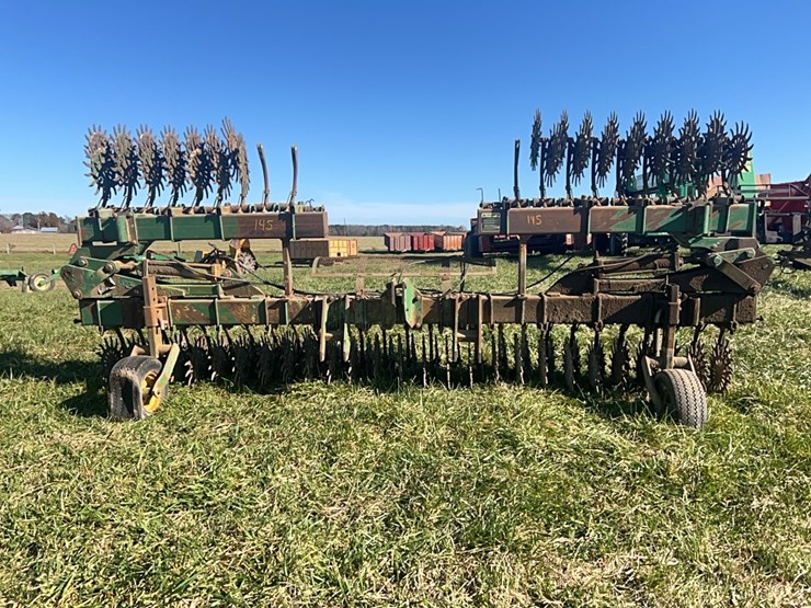 john-deere-8-image-1