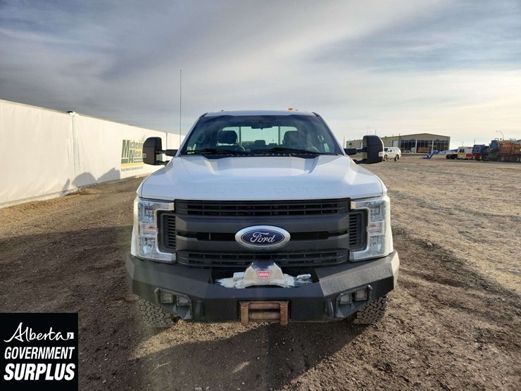 2017-ford-f350-image-21