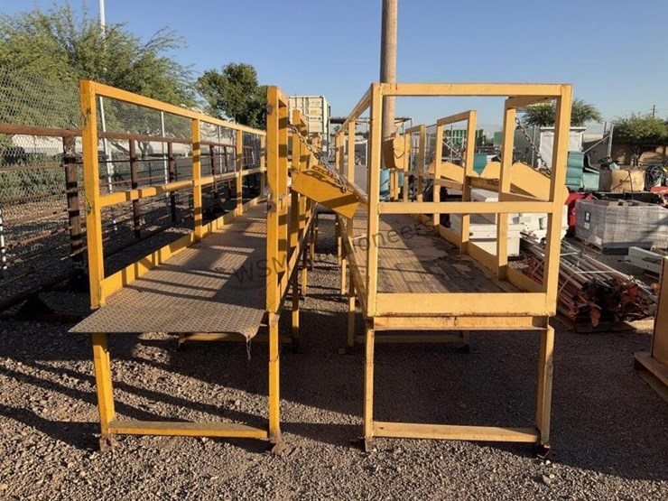 2-metal-catwalks-w/-trash-chutes-image-5