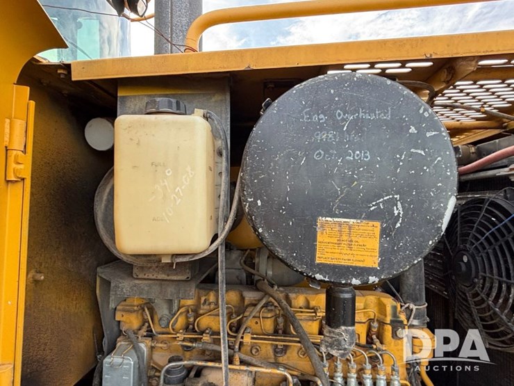 2001-deere-644h-image-25