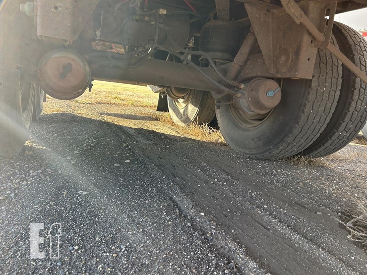 2011-strick-trailer-image-28