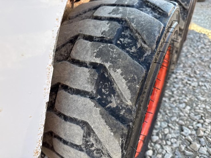 2015-bobcat-s70-image-43