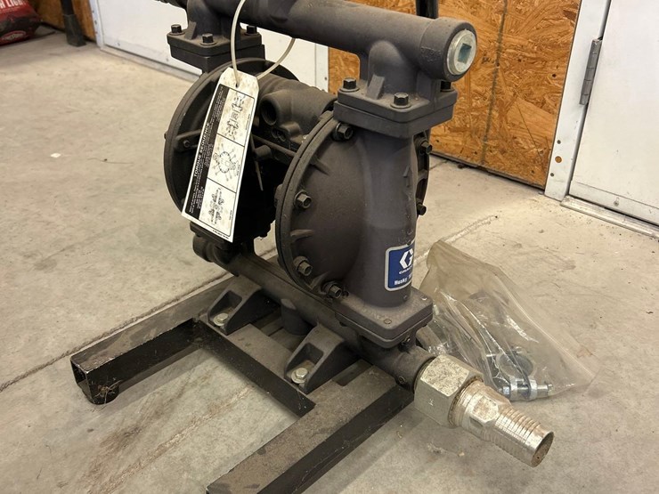 graco-husky-1050-pump-image-2