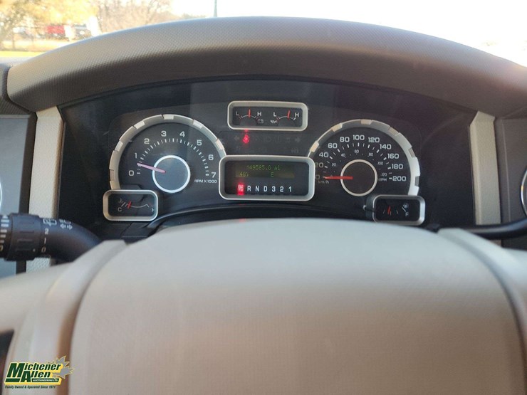 2014-ford-expedition-image-26