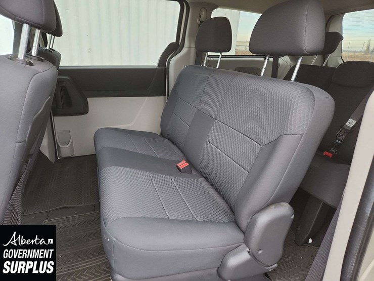 2010-dodge-grand-caravan-se-image-16