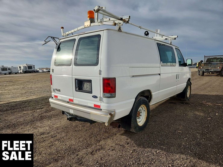 2005-ford-cargo-image-4