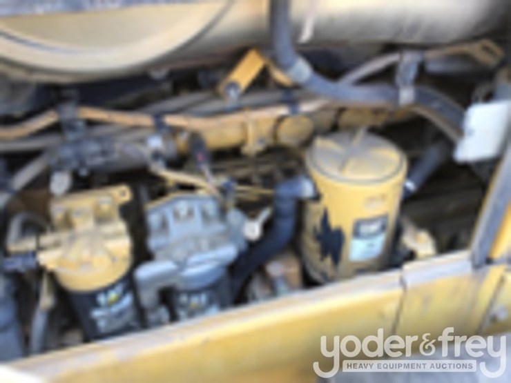 2016-caterpillar-d6n-lgp-image-7