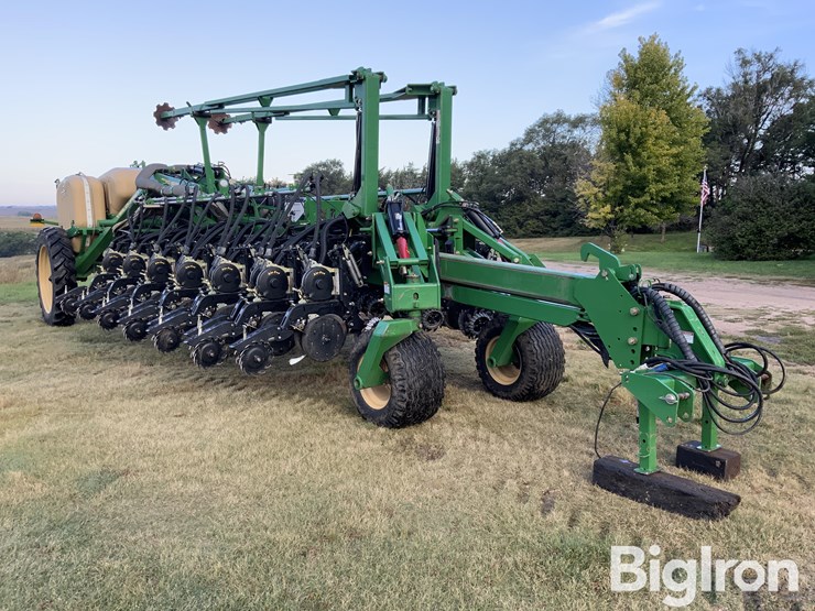 2018-great-plains-yp1625a-image-3