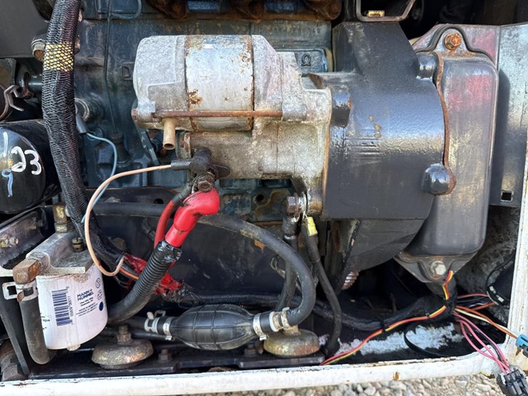 2015-bobcat-s70-image-24