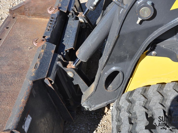 2023-new-holland-c345-image-13