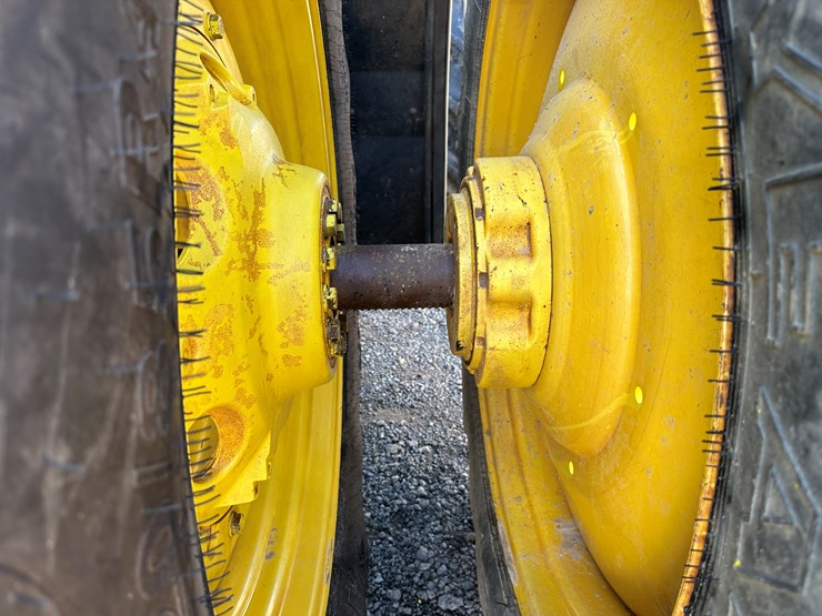 #32570-•-2012-john-deere-9360r-4x4-articulating-tractor-1rw9360rkep011018-image-16