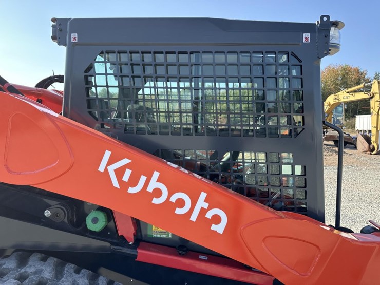 #5120-•-2025-kubota-svl-97-3-tracked-skid-steer-image-27