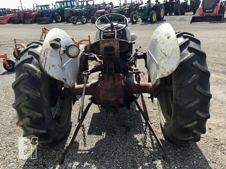 1952-ford-8n-image-8